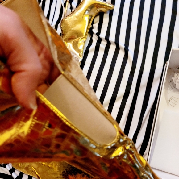 New In Box Gold Drama Queen Over The Knee Boot Sz 7 - Picture 12 of 16